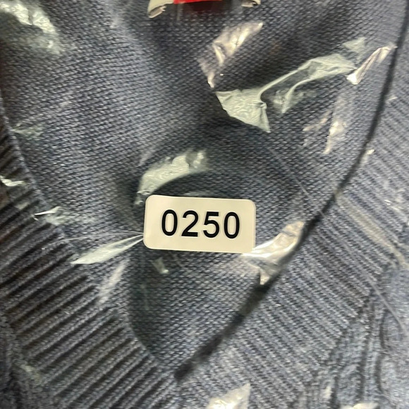 TOMMY JEANS
Women's V-Neck Cable-Knit Sweater Sz XL - Picture 10 of 10